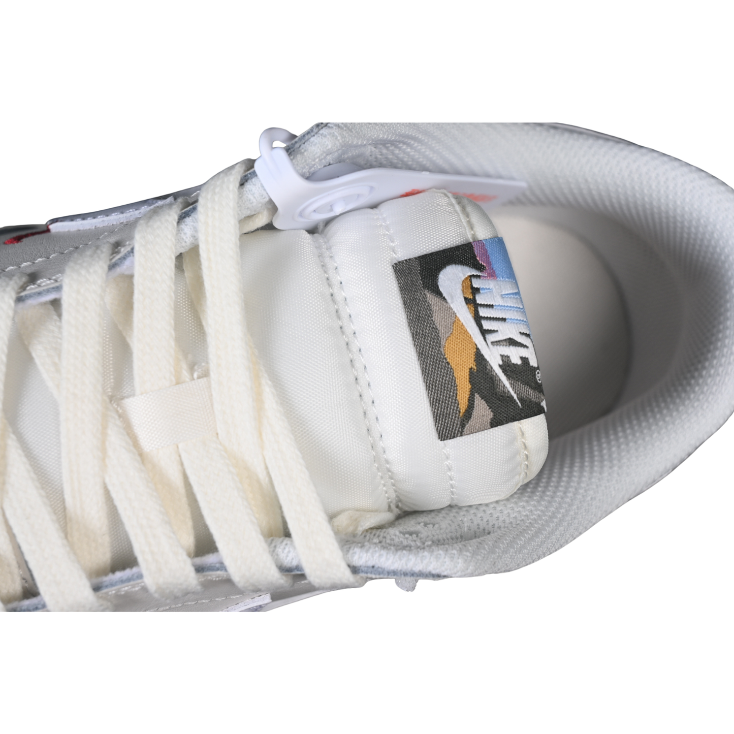 Nike SB Dunk Low "Year of the Horse" - Limited Editiion