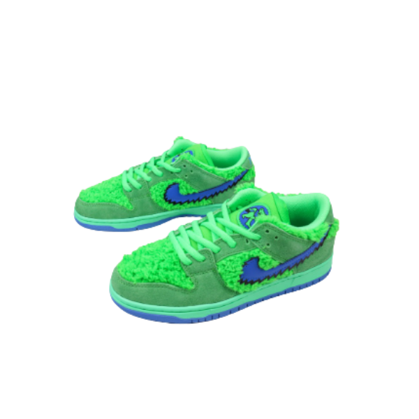 Nike SB Dunk Low x Grateful Dead