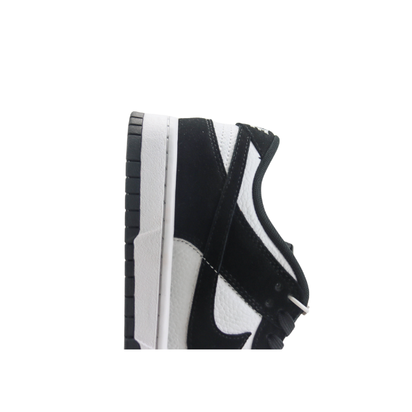 Nike SB Dunk Low "Panda"