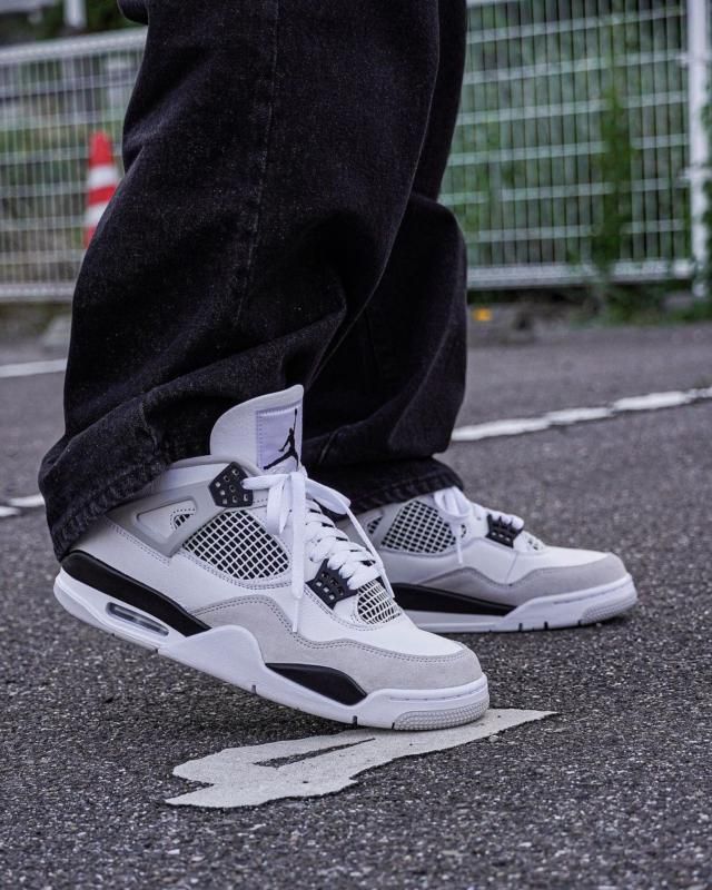 Air Jordan 4