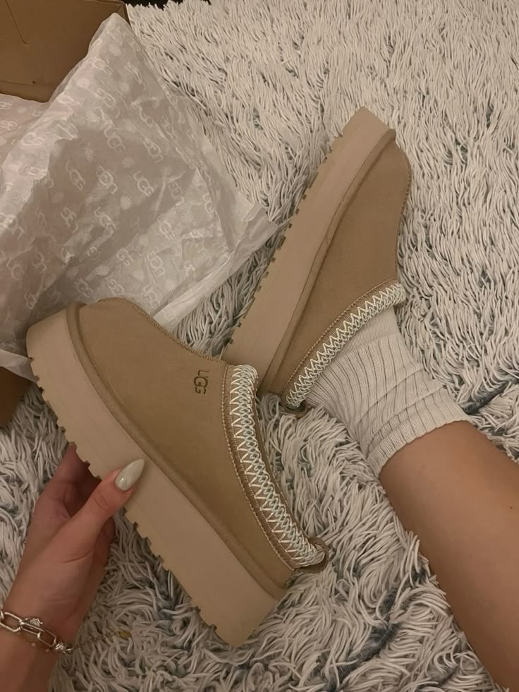 UGGS