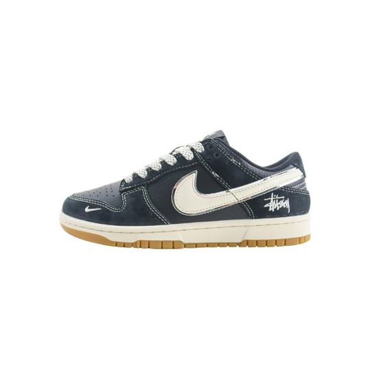 Nike SB Dunk Low x Stussy